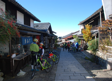 県境越えの外国人旅行者自転車ツアー
