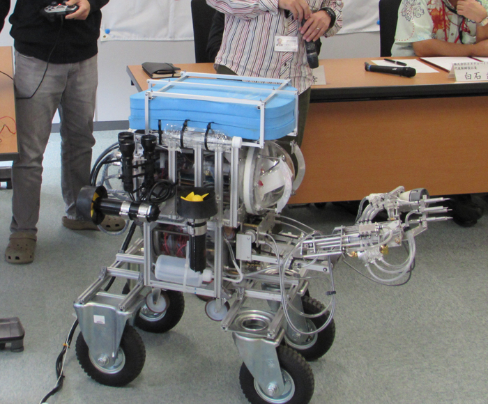 沖縄高専と企業がロボットで観光開発へ