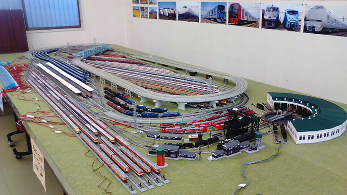 長野市の地域おこし協力隊員・涌田周が開設した鉄道模型の展示館