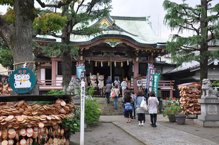 パワースポット・ブーム以降、多くの人でにぎわうようになった今戸神社